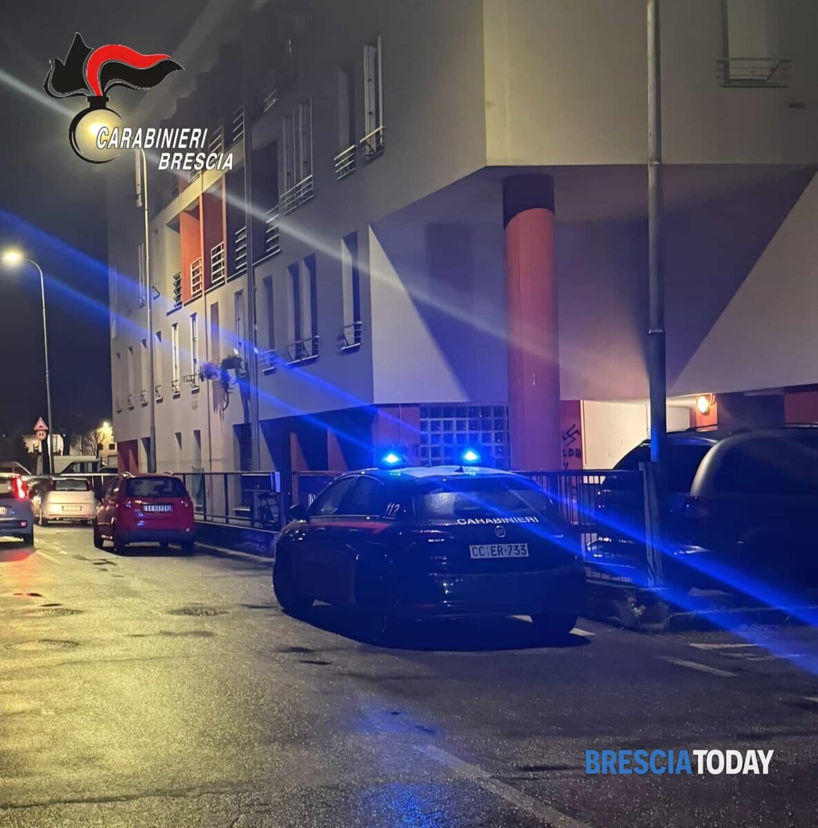 Vetro e sangue in via San Martino: rissa a Manerbio e noi a guardare