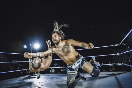 Wrestling a Gussago: tra acrobazie e lotterie, chi comanda davvero?