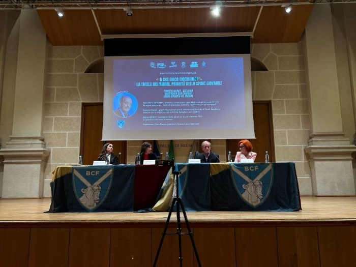 Calcio femminile: parlano di tutela, ma chi protegge davvero le ragazze?