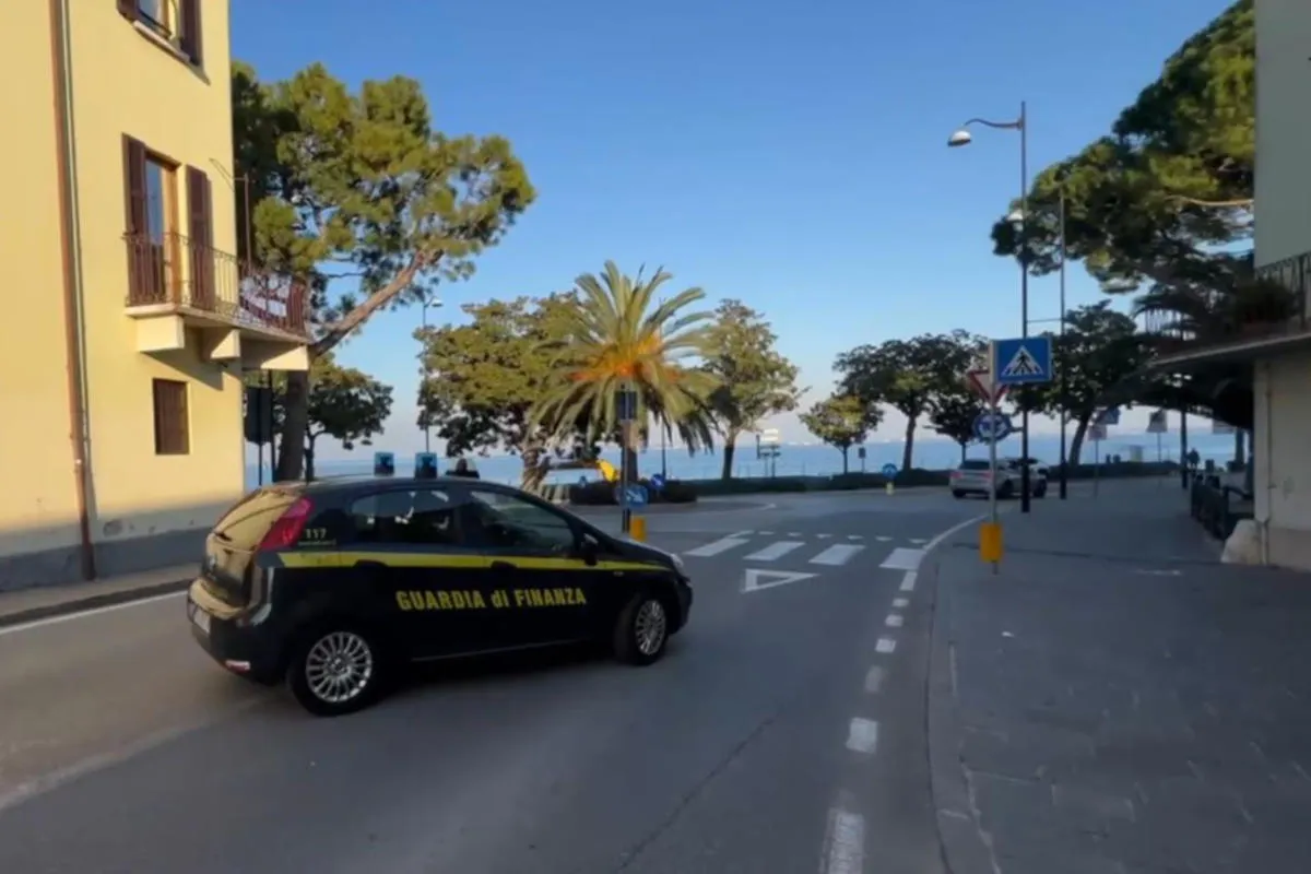 Schiavi nei campi e fatture false: il business del fango nel Bresciano