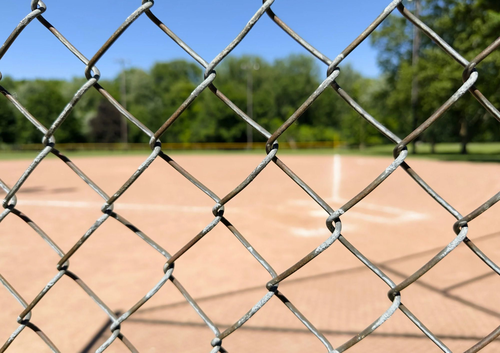 Campi nuovi a Novagli: belli i festeggiamenti, ma chi li mantiene?