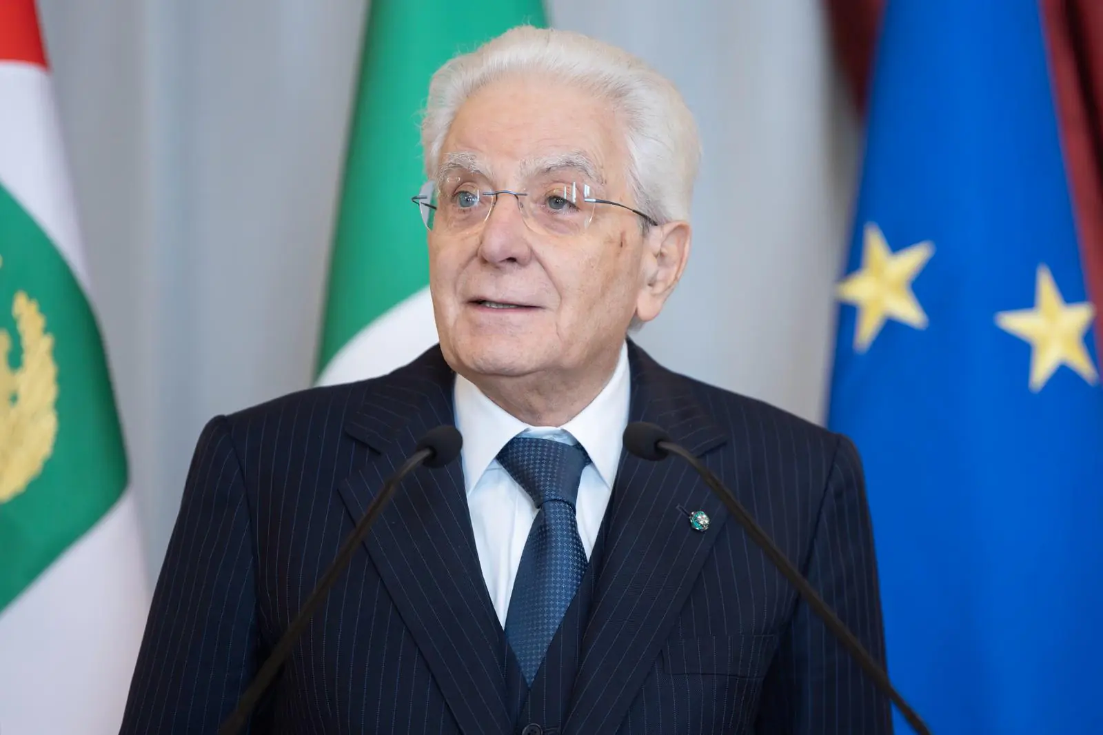 Il potere che inebria e noi che restiamo a guardare