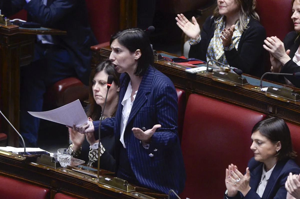 Trump litiga con Meloni e loro si abbracciano a Roma: e noi?