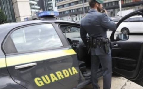 L'idraulico col SUV da 50mila euro: ci hanno fregato pure sul lavandino