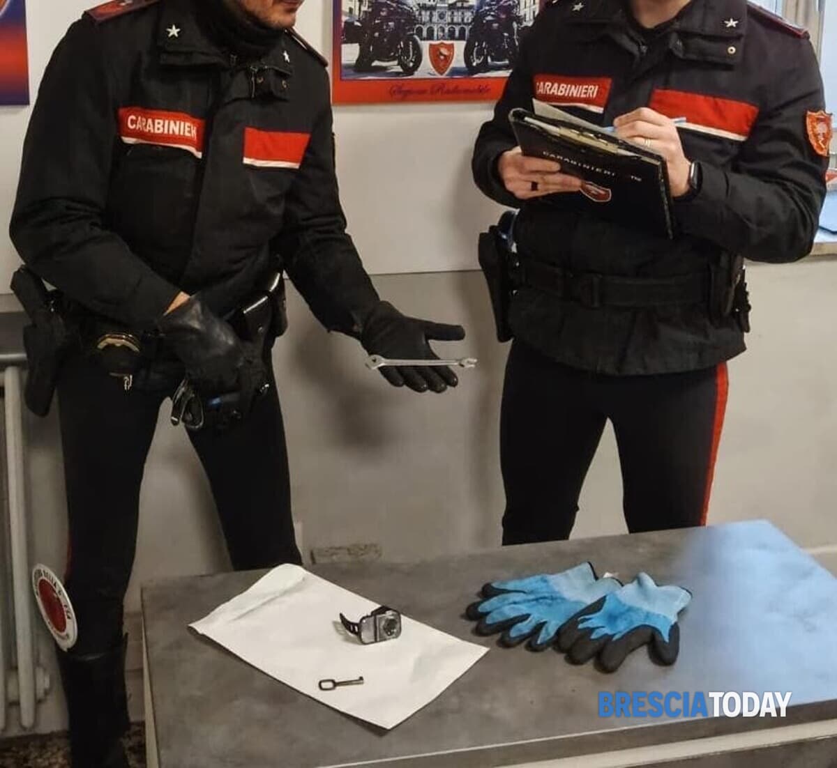Dieci paia di scarpe e calci ai Carabinieri: ma chi ci tutela davvero?